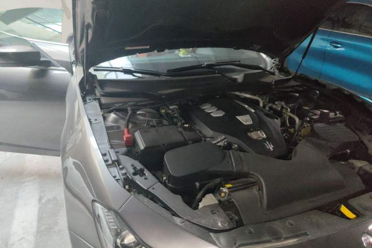 Used Maserati Ghibli 2017 3.0T Standard Edition Engine Bay Right