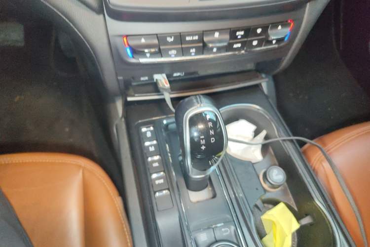Used Maserati Ghibli 2017 3.0T Standard Edition Gear Lever