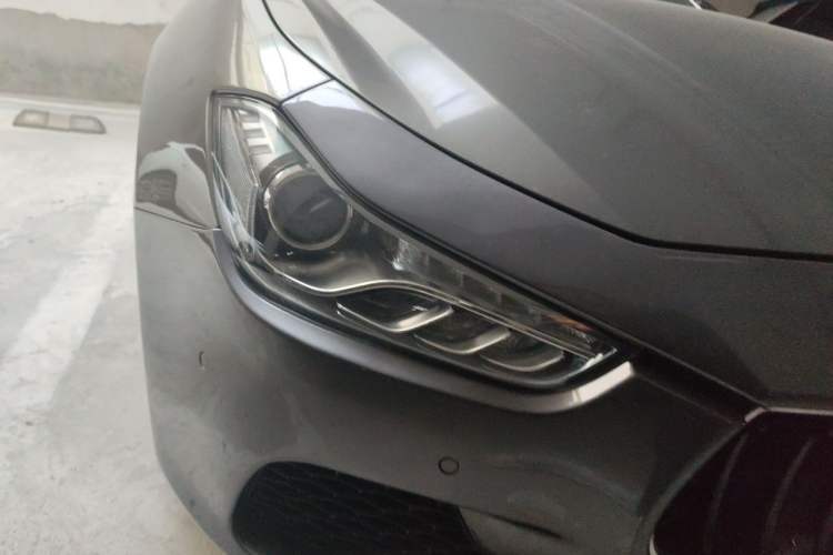 Used Maserati Ghibli 2017 3.0T Standard Edition Right Front Headlight