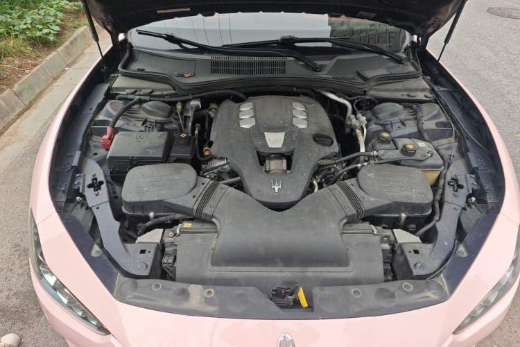 Used Maserati Ghibli 2017 3.0T Standard Edition Engine Bay
