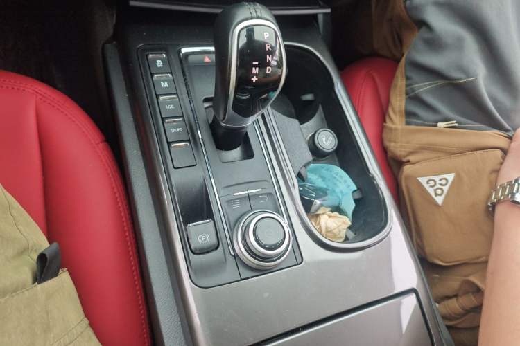 Used Maserati Ghibli 2017 3.0T Standard Edition Gear Lever
