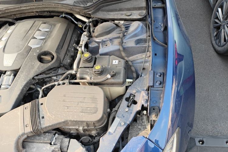 Used Maserati Ghibli 2017 3.0T Standard Edition Engine Bay Left