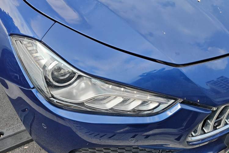 Used Maserati Ghibli 2017 3.0T Standard Edition Right Front Headlight