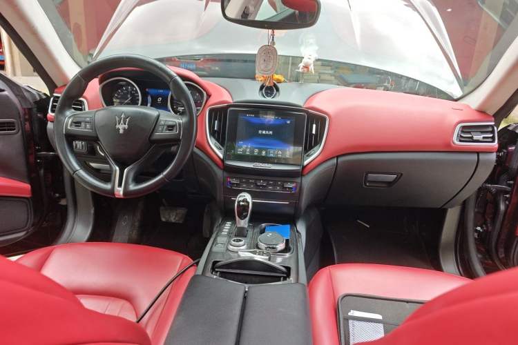Used Maserati Ghibli 2017 3.0T Standard Edition Center Console