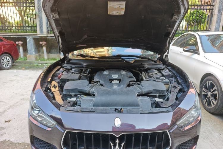 Used Maserati Ghibli 2017 3.0T Standard Edition Engine Bay