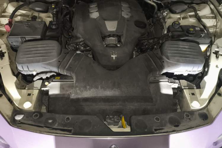 Used Maserati Ghibli 2017 3.0T Standard Edition Engine Bay