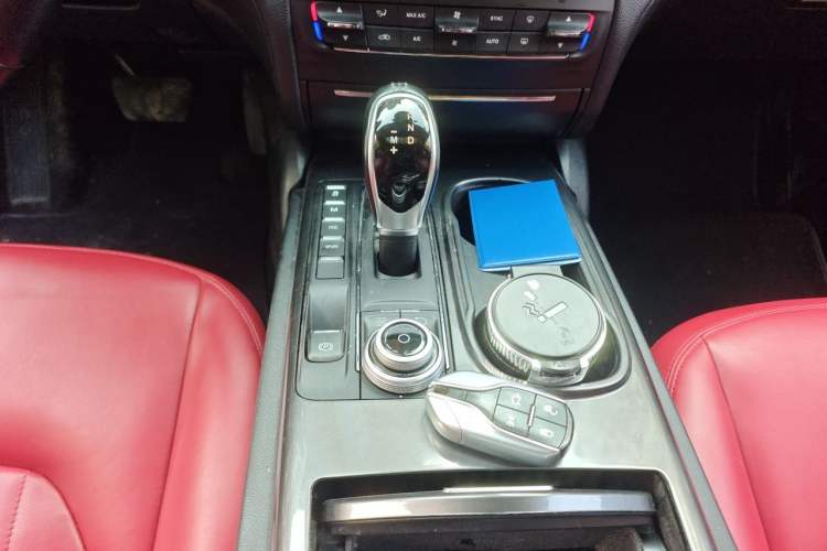 Used Maserati Ghibli 2017 3.0T Standard Edition Gear Lever