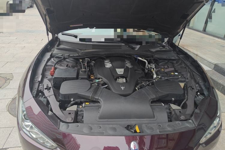 Used Maserati Ghibli 2017 3.0T Standard Edition Engine Bay