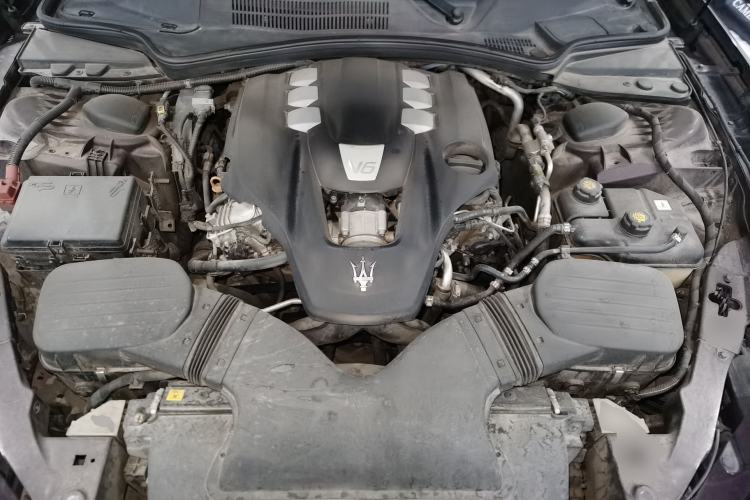 Used Maserati Ghibli 2017 3.0T Standard Edition Engine Bay