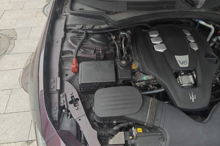 Used Maserati Ghibli 2017 3.0T Standard Edition Engine Bay Right