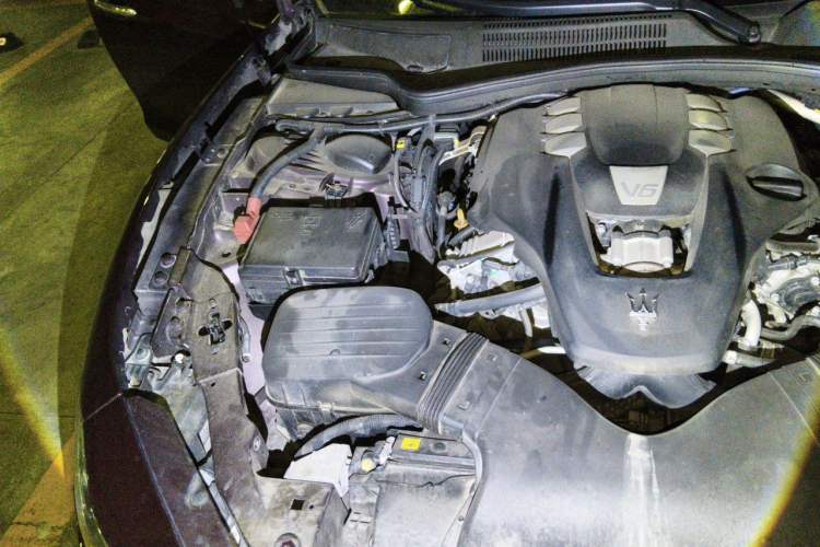 Used Maserati Ghibli 2017 3.0T Standard Edition Engine Bay Right
