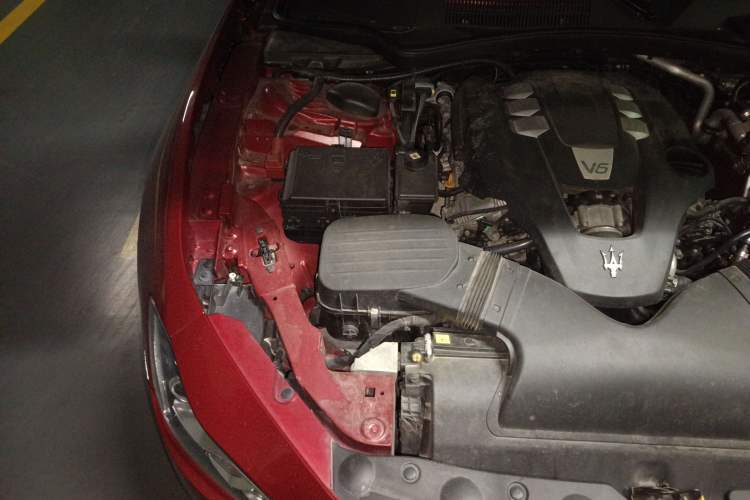 Used Maserati Ghibli 2017 3.0T Standard Edition Engine Bay Right