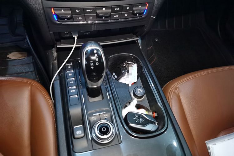 Used Maserati Ghibli 2017 3.0T Standard Edition Gear Lever