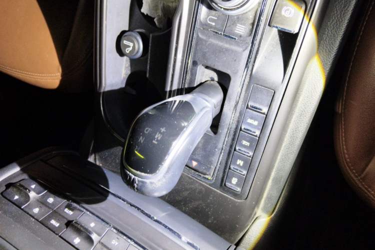 Used Maserati Ghibli 2017 3.0T Standard Edition Gear Lever