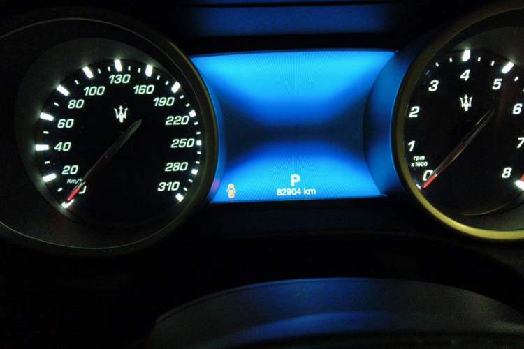 Used Maserati Ghibli 2017 3.0T Standard Edition Odometer Close Up