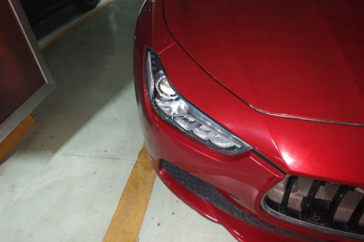 Used Maserati Ghibli 2017 3.0T Standard Edition Right Front Headlight