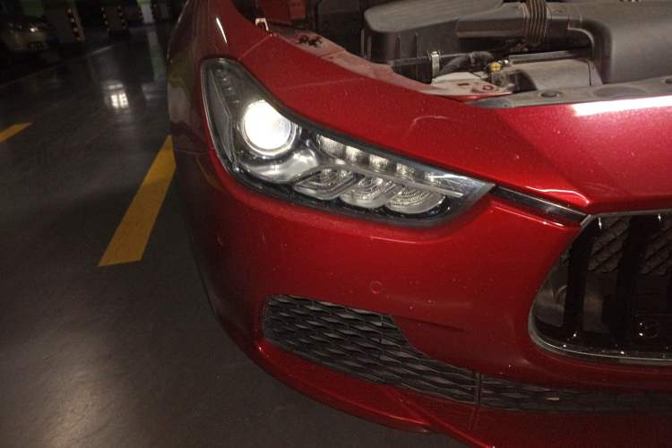 Used Maserati Ghibli 2017 3.0T Standard Edition Right Front Headlight