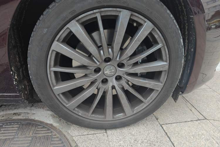 Used Maserati Ghibli 2017 3.0T Standard Edition Right Front Wheel Hub