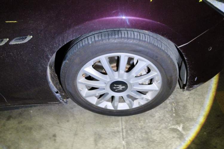 Used Maserati Ghibli 2017 3.0T Standard Edition Right Front Wheel Hub