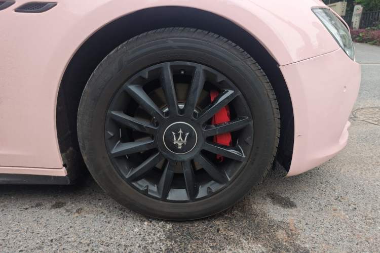 Used Maserati Ghibli 2017 3.0T Standard Edition Right Front Wheel Hub