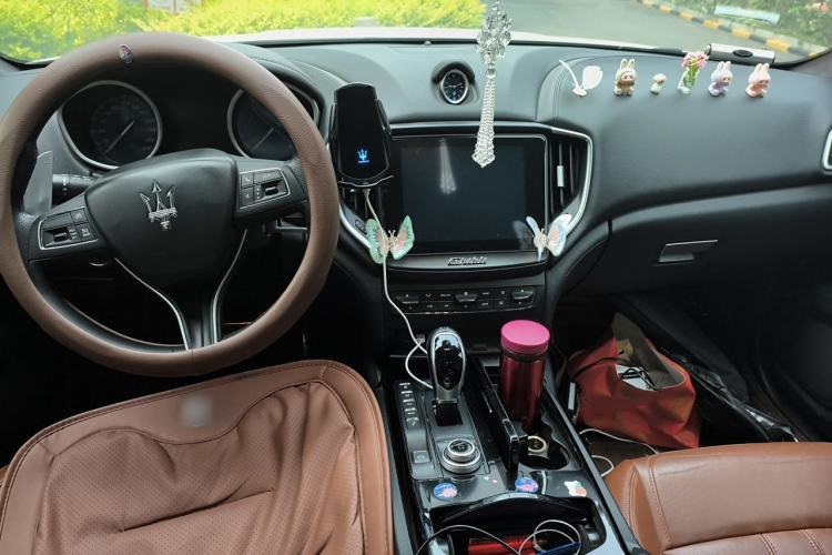 Used Maserati Ghibli 2017 3.0T Standard Edition Center Console