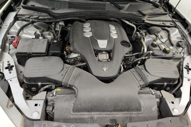 Used Maserati Ghibli 2017 3.0T Standard Edition Engine Bay
