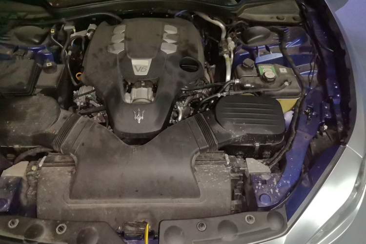 Used Maserati Ghibli 2017 3.0T Standard Edition Engine Bay Left