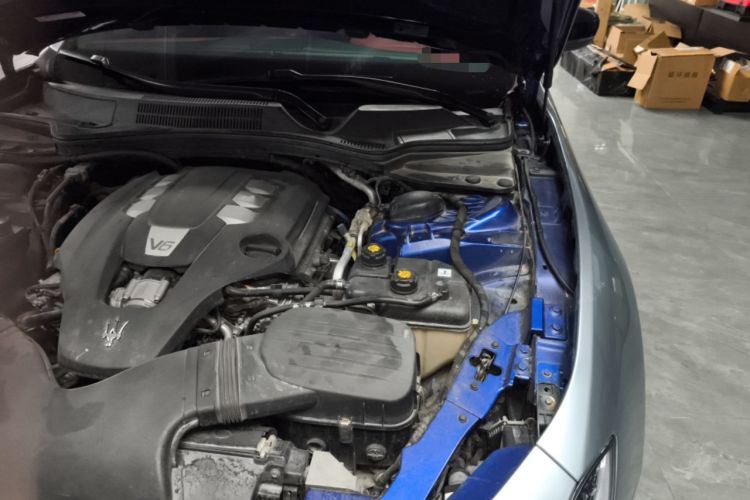 Used Maserati Ghibli 2017 3.0T Standard Edition Engine Bay Left