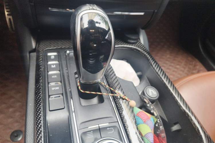 Used Maserati Ghibli 2017 3.0T Standard Edition Gear Lever