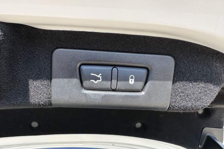 Used Maserati Ghibli 2017 3.0T Standard Edition Interior 10