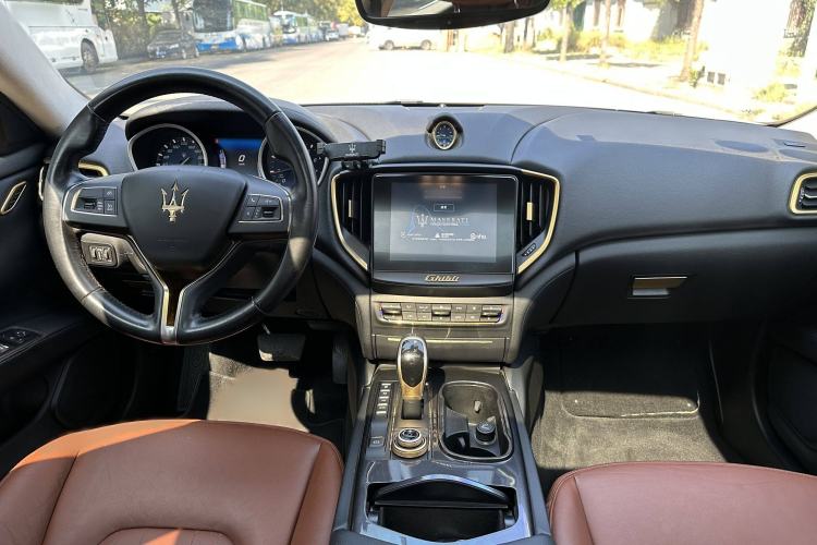 Used Maserati Ghibli 2017 3.0T Standard Edition Interior 13