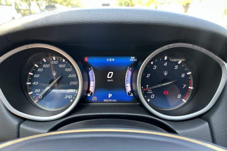 Used Maserati Ghibli 2017 3.0T Standard Edition Odometer Close Up