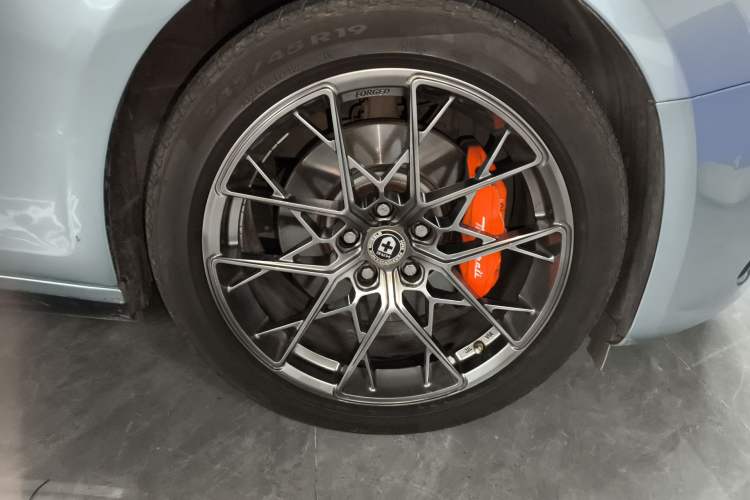 Used Maserati Ghibli 2017 3.0T Standard Edition Right Front Wheel Hub