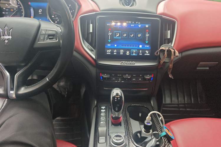 Used Maserati Ghibli 2017 3.0T Standard Edition Audio And AC Panel