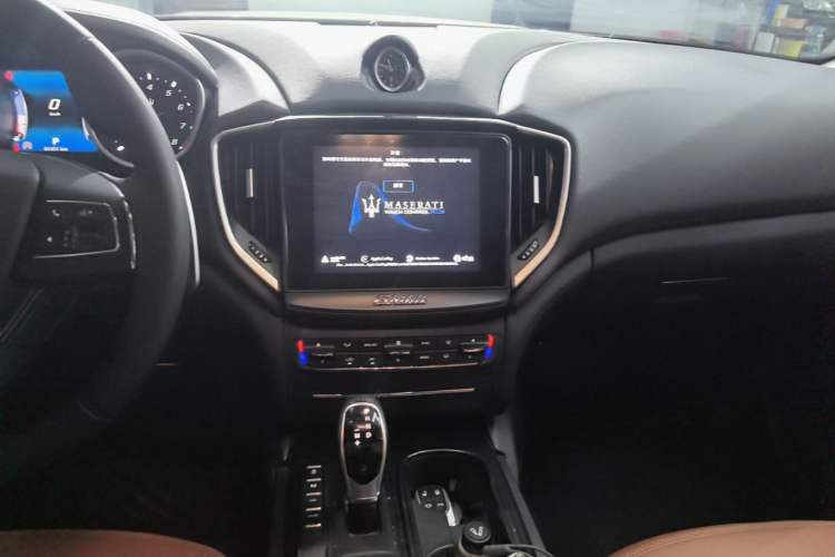 Used Maserati Ghibli 2017 3.0T Standard Edition Audio And AC Panel