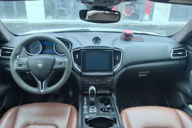 Used Maserati Ghibli 2017 3.0T Standard Edition Center Console