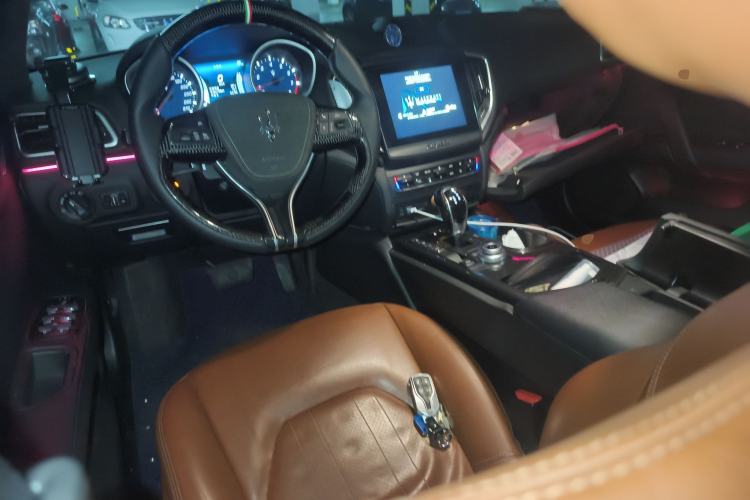 Used Maserati Ghibli 2017 3.0T Standard Edition Center Console