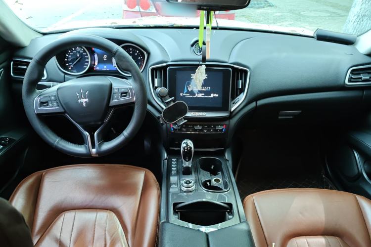 Used Maserati Ghibli 2017 3.0T Standard Edition Center Console