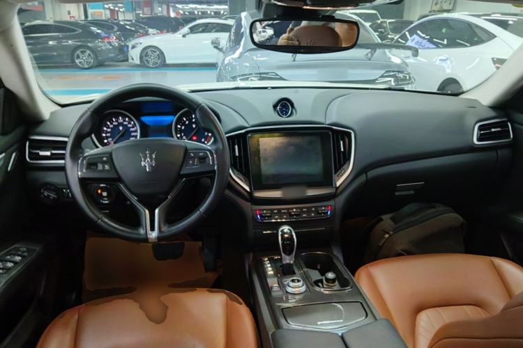 Used Maserati Ghibli 2017 3.0T Standard Edition Center Console