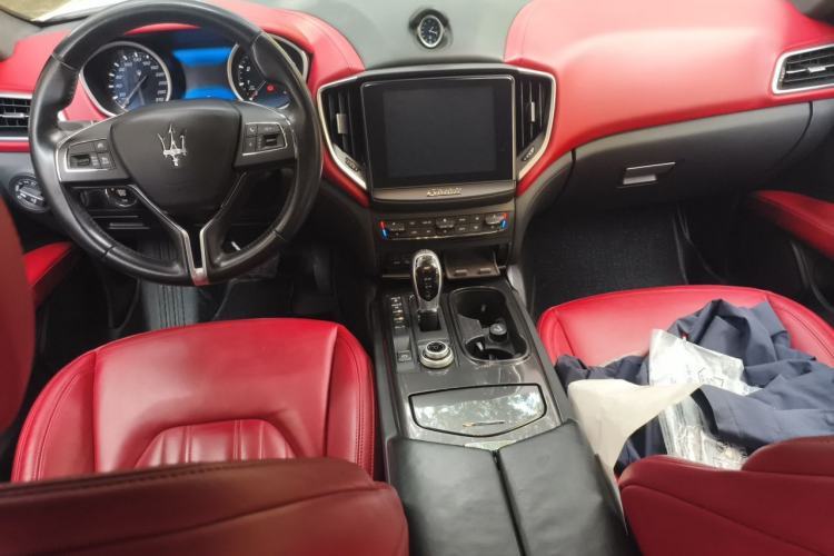 Used Maserati Ghibli 2017 3.0T Standard Edition Center Console
