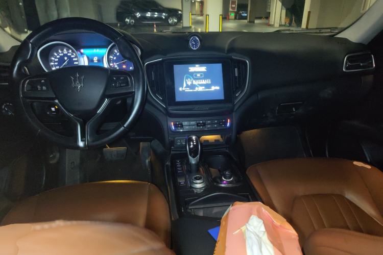 Used Maserati Ghibli 2017 3.0T Standard Edition Center Console