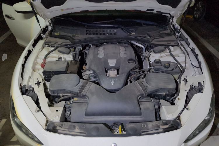Used Maserati Ghibli 2017 3.0T Standard Edition Engine Bay