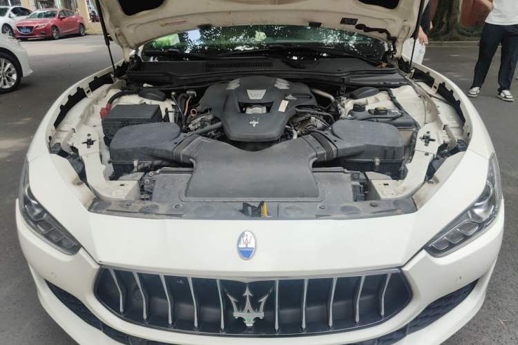 Used Maserati Ghibli 2017 3.0T Standard Edition Engine Bay
