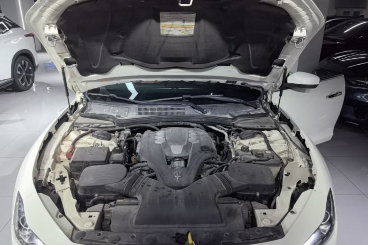 Used Maserati Ghibli 2017 3.0T Standard Edition Engine Bay