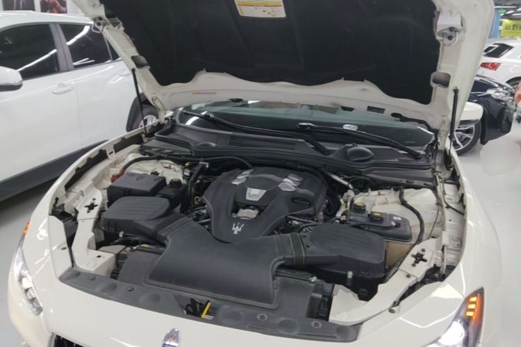 Used Maserati Ghibli 2017 3.0T Standard Edition Engine Bay
