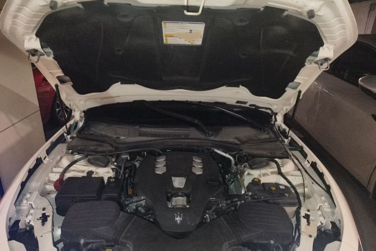 Used Maserati Ghibli 2017 3.0T Standard Edition Engine Bay