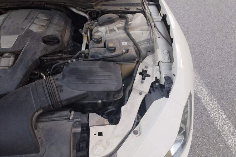 Used Maserati Ghibli 2017 3.0T Standard Edition Engine Bay Left