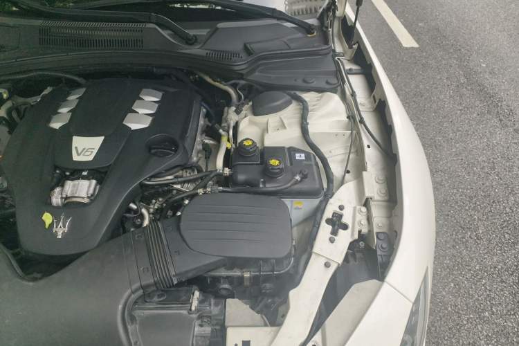 Used Maserati Ghibli 2017 3.0T Standard Edition Engine Bay Left