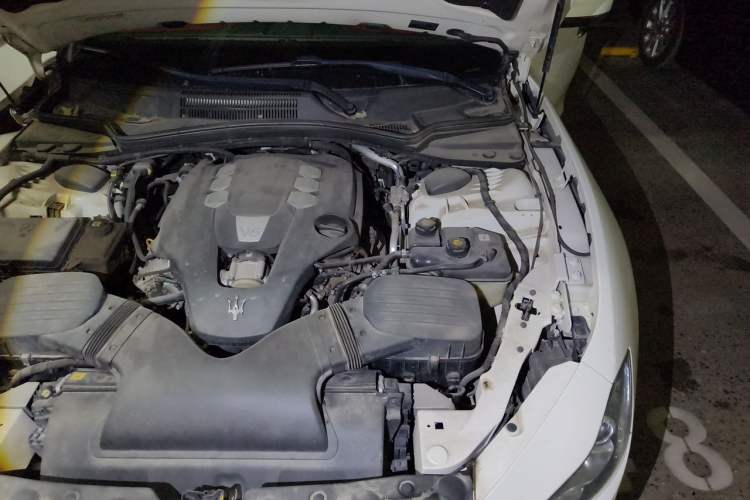 Used Maserati Ghibli 2017 3.0T Standard Edition Engine Bay Left
