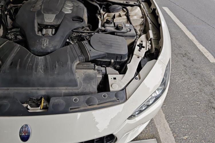 Used Maserati Ghibli 2017 3.0T Standard Edition Engine Bay Left